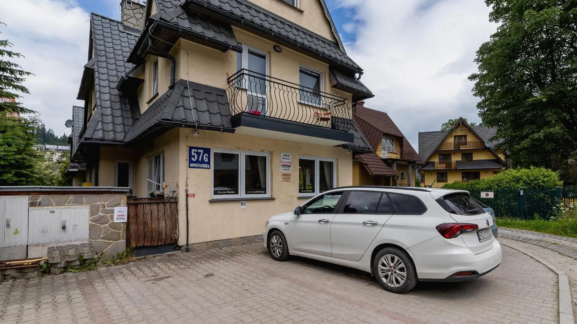 Klimatyczny Apartament Z Tarasem I Widokiem Na Gory By Noclegi Renters Zakopane Lägenhet